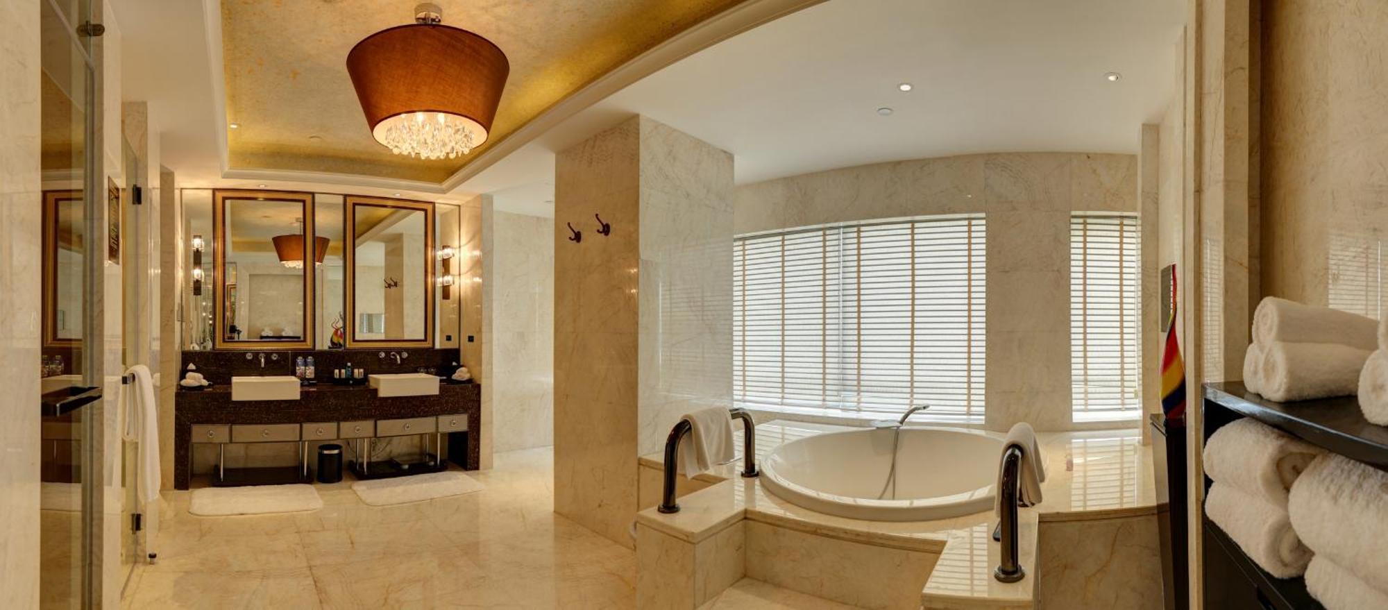 Ramada Plaza Liuzhou Liudong Hotel Eksteriør billede